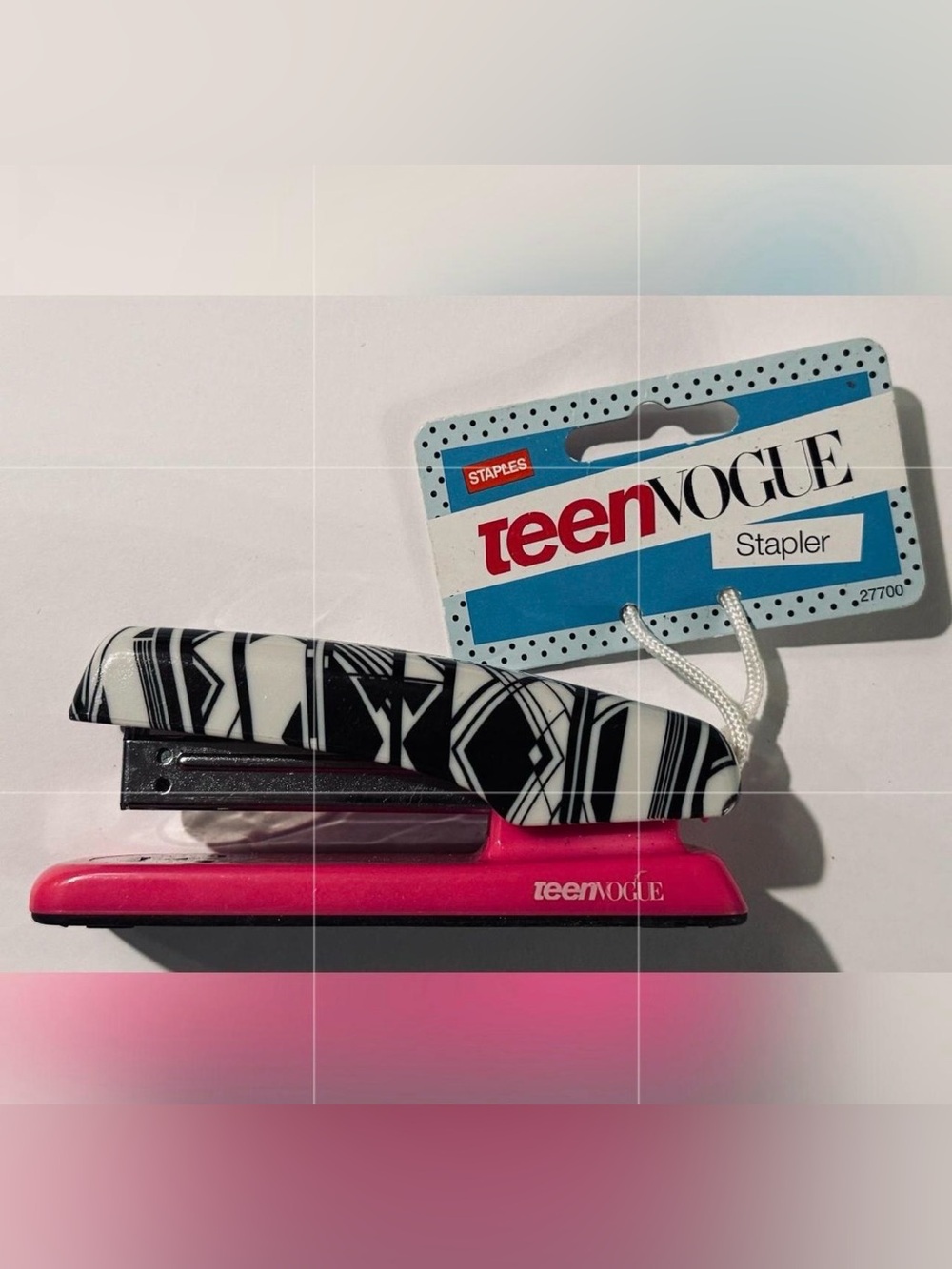 Staples Teen Vogue Geometric Stapler with Pink